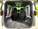 普段のお買い物や通勤、送迎等に十分な荷室スペースを確保しております。セカンドシートを倒すと、大きな荷物の積載も可能です♪
