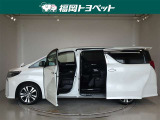 両側パワースライドドア付きだから、狭い駐車スペースなどでの 乗り降りラクラク!小さなお子さまのいるご家庭には嬉しい装備。