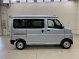 軽自動車、小型車を中心に常時300台展示車を御用意させて頂いております