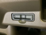 ハンドルの左下にETCがついています。高速道路の料金所の通過も楽々です。カードの取り出しもしやすい場所についています。