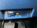 ここに ETC付いております。高速道路の料金所もスイスイ♪ ETCカードの申し込みは日産カードがおすすめ!!!「安心」「おトク」「便利」で皆さまのカーライフをサポートする特典満載のカードです。