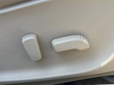 【パワーシート】スイッチ一つで簡単にシートの微調整が可能!電動だから力もいりません!快適なシートポジションにセットして、快適なドライブをお楽しみください。