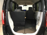 左右分離ですので、いろいろな形の荷物が積めますよ。