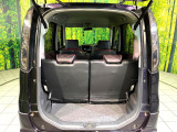 普段のお買い物や通勤、送迎等に十分な荷室スペースを確保しております。セカンドシートを倒すと、大きな荷物の積載も可能です♪