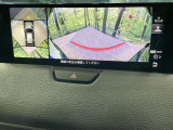 【360&deg;ビューモニター】専用のカメラにより、上から見下ろしたような視点で360度クルマの周囲を確認することができます☆死角部分も確認しやすく、狭い場所での切り返しや駐車もスムーズに行えます。