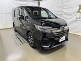 広々とした車内空間に優れた燃費性能。更にデザインも上質で人気のお車です!