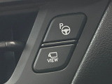 【リモート機能つきアドバンストパーク】専用スマートフォンアプリの使用で、車外から遠隔駐車・出庫が可能な先進機能。広い場所で乗り降りしたい時に便利です♪