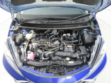 車にとって、とても大切な部分のエンジンルーム。綺麗に清掃済みで安心です。