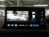 バックカメラの画像です。ガイドラインがスムースな車庫入れをサポートいたします。車庫入れの安心感がアップしますね。
