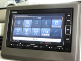 純正メモリーナビ(VXM-204VFi)を装着しております。AM、FM、CD、DVD再生、Bluetooth、音楽録音再生、フルセグTVがご使用いただけます。初めて訪れた場所でも安心ですね!
