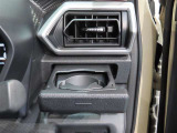 運転席側カップホルダーです。