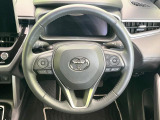 インテリアに合わせたデザインのステアリングは、運転される方のことも考え、運転しやすい形状、大きさです。是非一度、実際に触ってお確かめください。