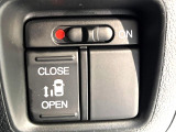 【パワースライドドア】スマートキーや運転席のスイッチでスライドドアの開閉が可能♪電動だから力を入れてドアを開ける必要が無く、小さいお子様でも、重い荷物を持っている時もラクに開け閉めできます♪