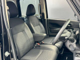 ゆったりとした運転席廻りです。