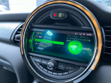 MINI専門のメカニックが、100項目にも上るポイントを徹底的にチェック。交換基準に達した部品があれば、弊社負担にて交換後、お客様へご納車致します。
