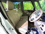 運転席シート廻りは使用感も少なく、良好な状態となっています。丁寧に使われていたことがよくわかりますね。
