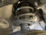 お車を安心してお乗りいただく為には、足回りの定期点検が欠かせません。サービスサポート(有償保証)では無料点検もご提供しており、安心のカーライフをお過ごしいただけるサポート体制が整っています。