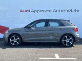 Audiの車両は、空気力学を考慮した流れるようなラインが強調されており、スポーティでエレガントな印象を与えます。