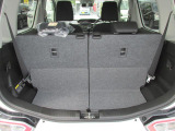 荷室もしっかり積めます。