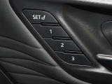 運転席のパワーシートは3名様分までメモリー機能付きです。