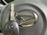 【キーレス】少し離れた場所からでもボタン一つでドアの開錠・施錠ができるのでとっても便利!ドアの鍵穴周りに傷をつけることもありません♪