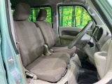 運転席シート廻りは使用感も少なく、良好な状態となっています。丁寧に使われていたことがよくわかりますね。