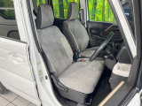 運転席シート廻りは使用感も少なく、良好な状態となっています。丁寧に使われていたことがよくわかりますね。