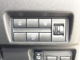 【パワースライドドア】スマートキーや運転席のスイッチでスライドドアの開閉が可能♪電動だから力を入れてドアを開ける必要が無く、小さいお子様でも、重い荷物を持っている時もラクに開け閉めできます♪