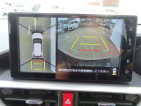 (パノラミックビューモニタ-)車を上から見たような映像で死角もバッチリ確認できます。