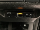 ETCが付いてます。ETC搭載車しか通過できないスマートICが利用できるようになりますよ!現在スマートICの設置箇所も増えてきているので、高速道路利用の幅が広がりますね☆