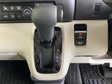 発進時から滑らかに加速する無段階変速のCVTはストップ&ゴーの多い街の中も快適です