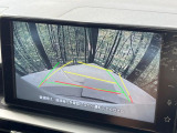 【バックカメラ】駐車時に後方がリアルタイム映像で確認できます。大型商業施設や立体駐車場での駐車時や、夜間のバック時に大活躍!運転スキルに関わらず、今や必須となった装備のひとつです!