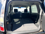 普段のお買い物や通勤、送迎等に十分な荷室スペースを確保しております。セカンドシートを倒すと、大きな荷物の積載も可能です♪