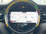 ●MINI純正ナビ:一体感のあるナビは、高級感ある車内を演出してくれます。Bluetooth再生などオーディオ機能も充実しておりますので、運転もより楽しめます♪