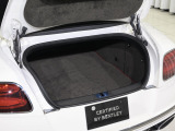 トランクは奥行きがあり、用途に合わせて沢山の荷物を積んでいただけます。