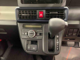 車両状態証明書には中古車をお選び頂く際に重要な、車のキズやヘコミ、修復歴の有無などの状態が詳細に記されています。車両状態証明書をご確認頂いた上で、現車のご確認をお願い致します。