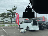 ドライブレコーダーは前後付いています。