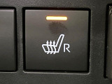 【シートヒーター】寒い日に重宝するシートヒーター!エアコンより早く温まってくれるので寒がりの人も安心ですね♪エアコンの温風は乾燥するから苦手、という方にもをおすすめです。