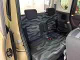 余裕のある運転席ですので、快適なドライブをお楽しみいただけます。