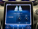 始めてお乗りになってもわかりやすいスイッチ類やコックピットも、人間工学を基に設計されており操作が扱いやすく工夫されております。