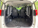 【パワーバックドア】スマートキーや運転席のボタンを押すだけでリアゲートが自動で開閉します!荷物を持っている時や、高い位置にあるバックドアを閉める際に便利な機能です♪