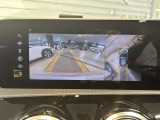 バックカメラにより駐車時の後方確認も楽にできます。