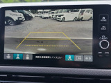 駐車時の安全確認をサポートするバックカメラも使用できます。