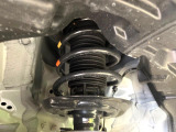 お車を安心してお乗りいただく為には、足回りの定期点検が欠かせません。サービスサポート(有償保証)では無料点検もご提供しており、安心のカーライフをお過ごしいただけるサポート体制が整っています。