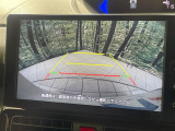 【バックカメラ】駐車時に後方がリアルタイム映像で確認できます。大型商業施設や立体駐車場での駐車時や、夜間のバック時に大活躍!運転スキルに関わらず、今や必須となった装備のひとつです!