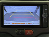バックモニターで、後方を確認しながら安心して駐車することができます。運転初心者も熟練者も必須の機能ですよ!