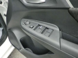電動格納ミラーでよりコンパクトに!狭い駐車場でも安心です。