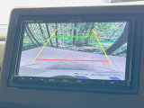 【バックカメラ】駐車時に後方がリアルタイム映像で確認できます。大型商業施設や立体駐車場での駐車時や、夜間のバック時に大活躍!運転スキルに関わらず、今や必須となった装備のひとつです!