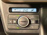 車内空調は&rdquo;AUTOエアコン&rdquo;にお任せ。運転に集中出来ますよ!