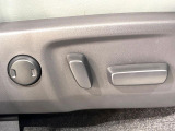【パワーシート】スイッチ一つで簡単にシートの微調整が可能!電動だから力もいりません!快適なシートポジションにセットして、快適なドライブをお楽しみください。